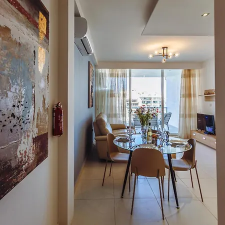 Modern 2 Bedroom Seafront Escape By Buena Vista