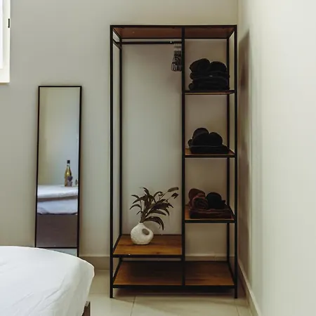 公寓 Modern 2 Bedroom Seafront Escape By Buena Vista *