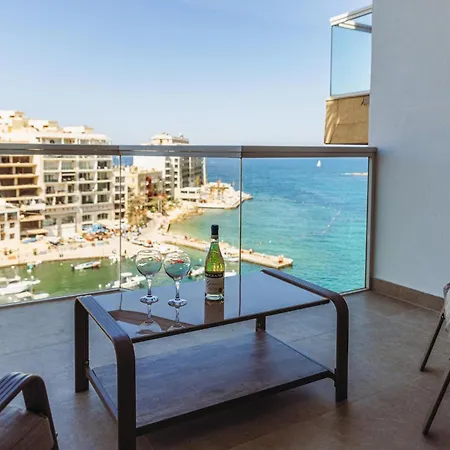 Modern 2 Bedroom Seafront Escape By Buena Vista